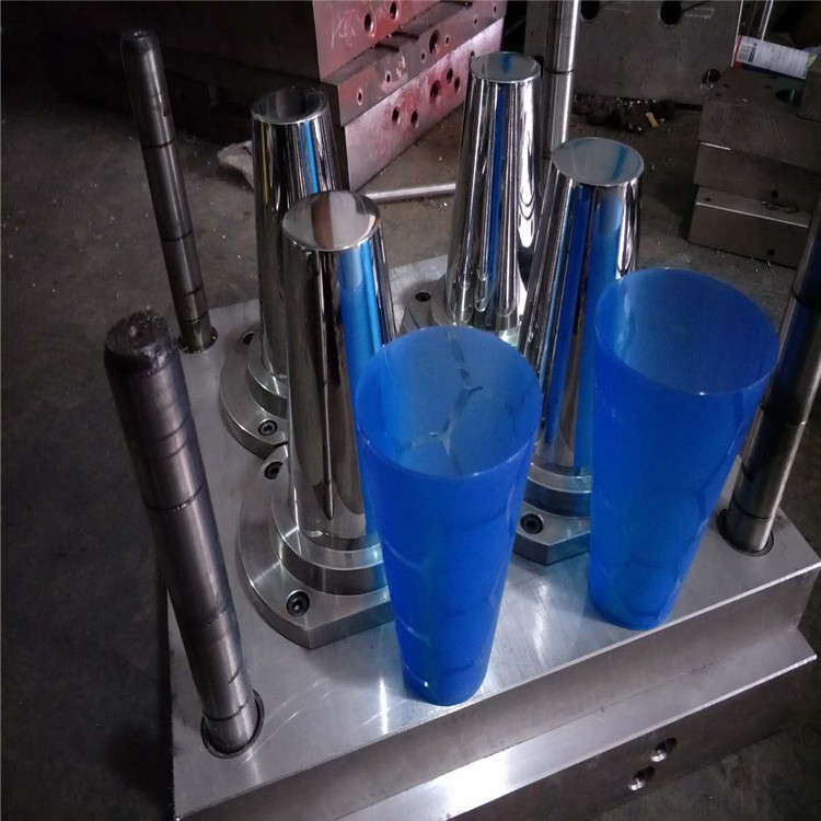 高筒水杯模具及產(chǎn)品